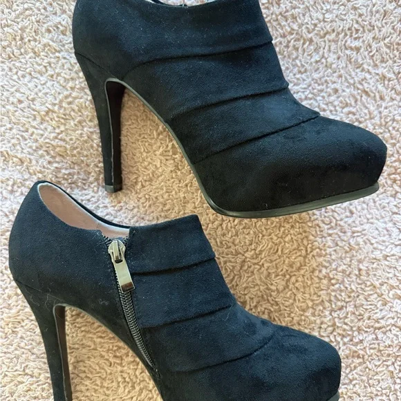 Women's Platform Stiletto 4” Ankle Booties - Size 7 - Picture 7 of 7